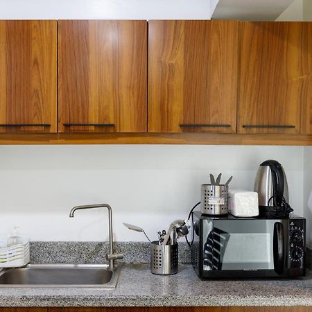 5880 Enriquez Residences Манила Екстериор снимка