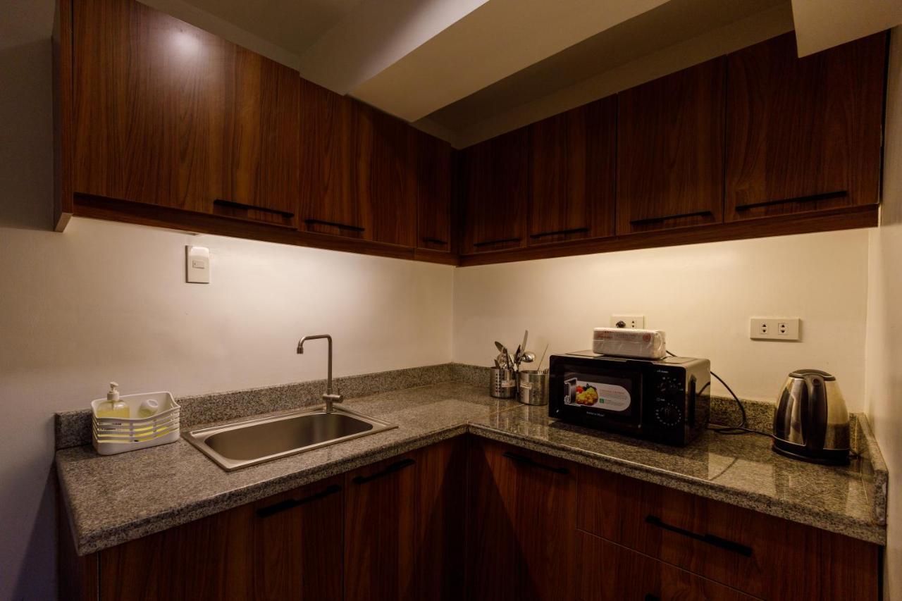 5880 Enriquez Residences Манила Екстериор снимка