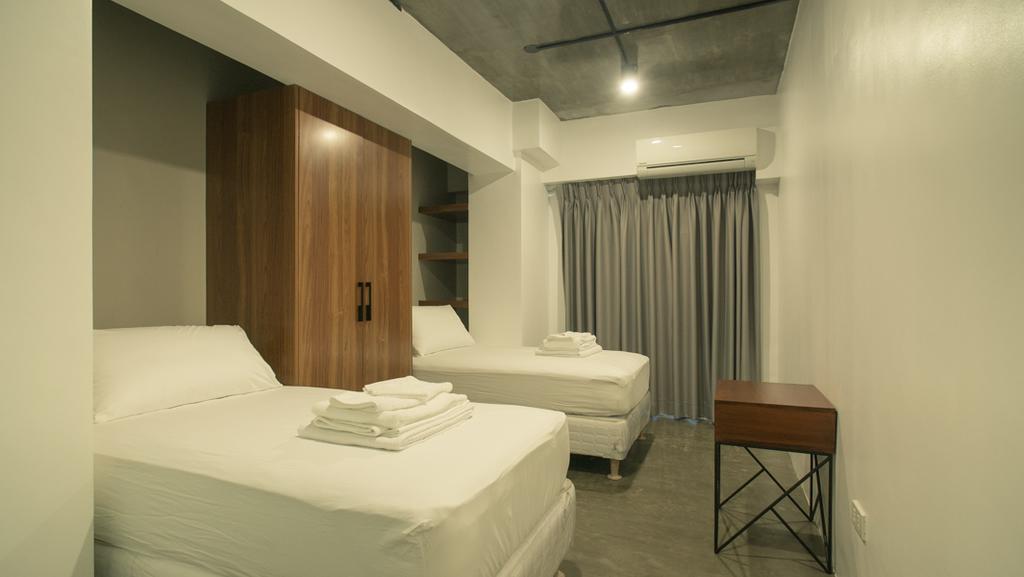 5880 Enriquez Residences Манила Стая снимка