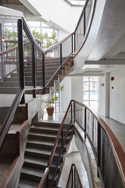 5880 Enriquez Residences Манила Екстериор снимка