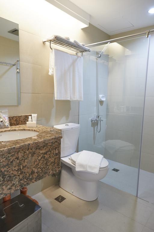 5880 Enriquez Residences Манила Екстериор снимка
